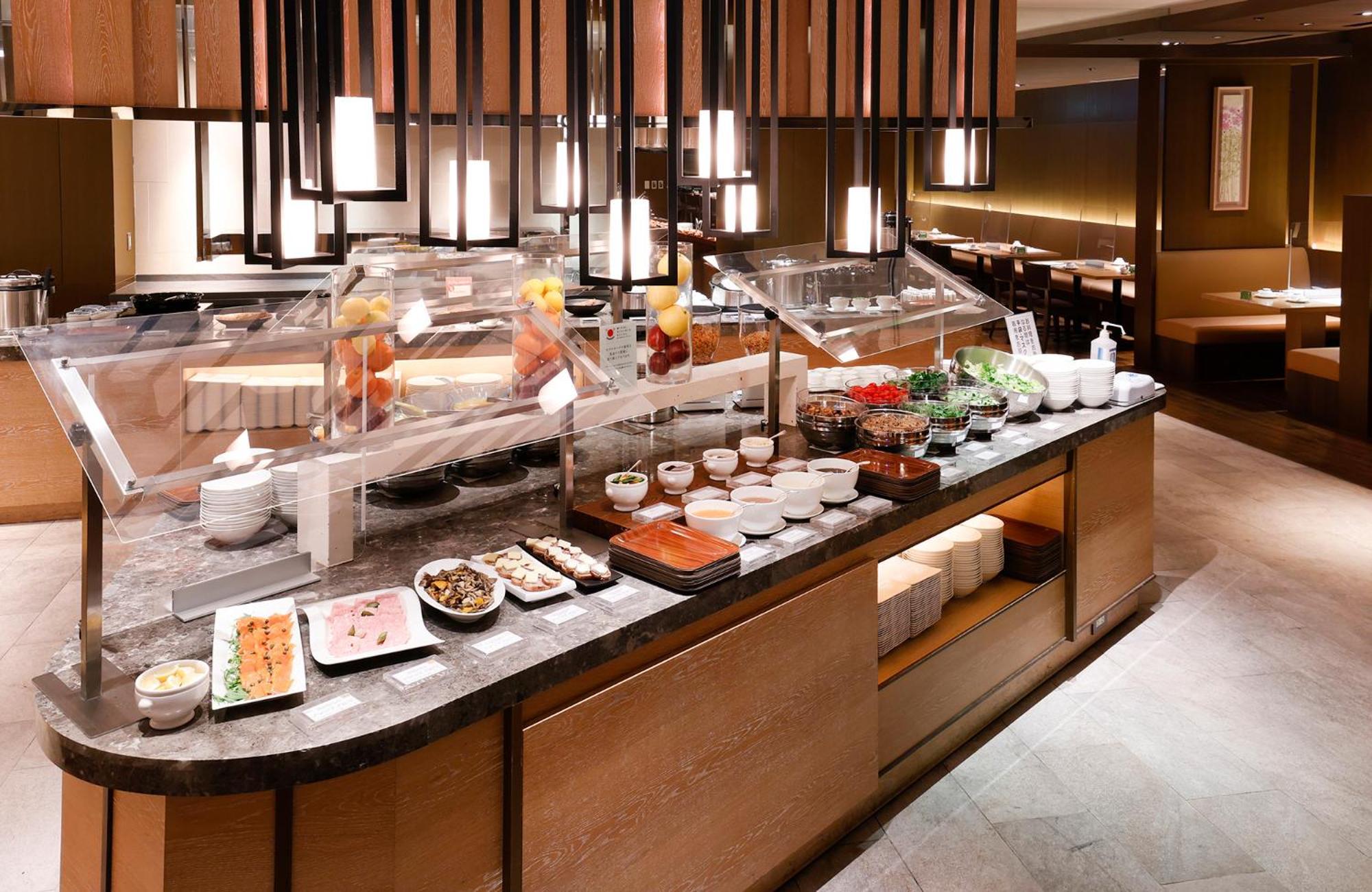 Hotel Okura Fukuoka Fukuoka  Exterior foto A buffet at a hotel