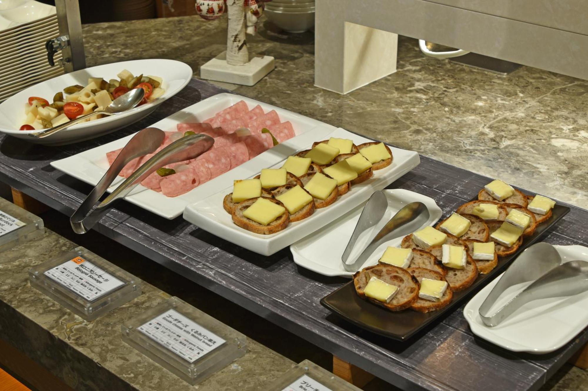 Hotel Okura Fukuoka Fukuoka  Exterior foto A cheese platter