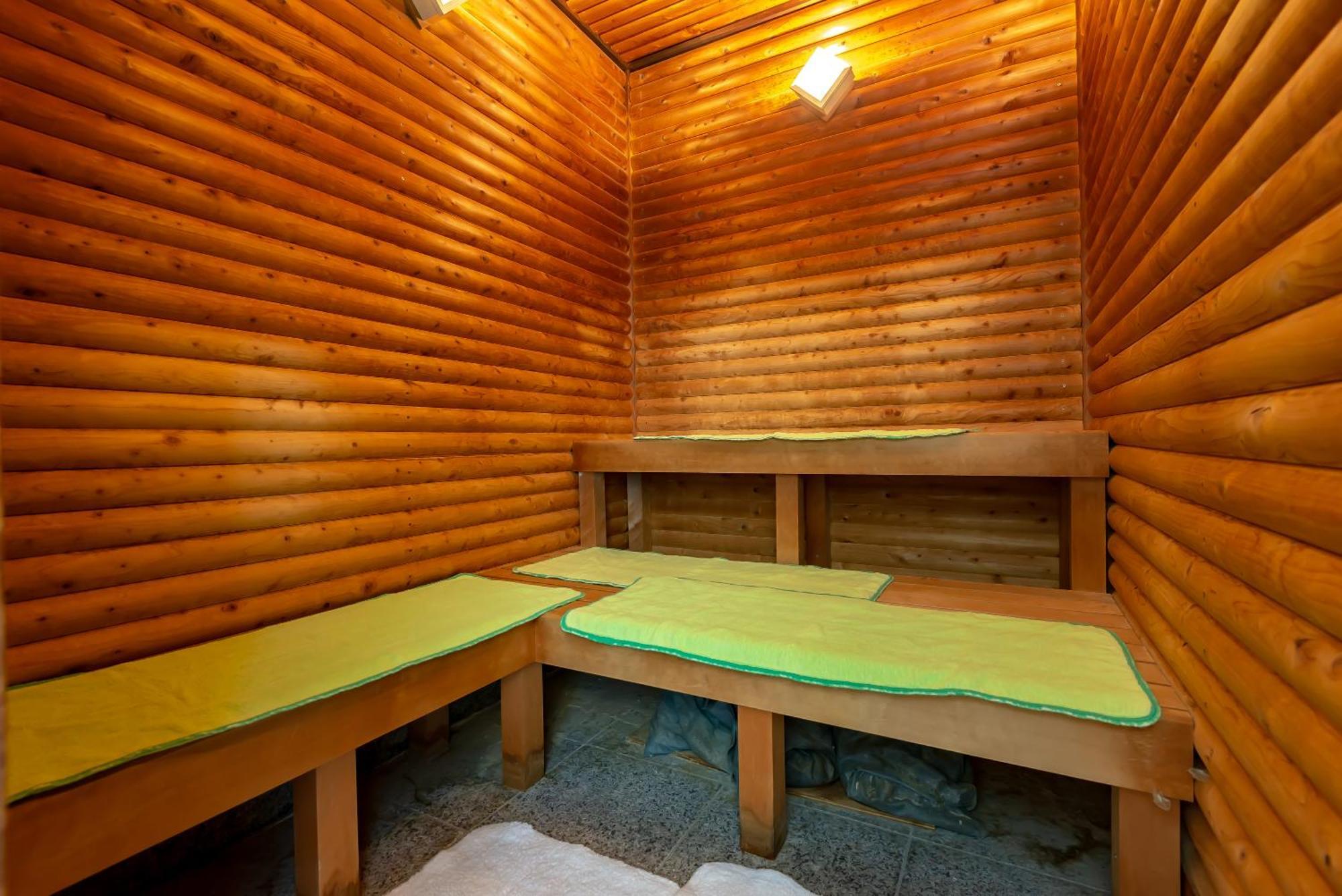 Hotel Okura Fukuoka Fukuoka  Exterior foto A traditional Finnish sauna