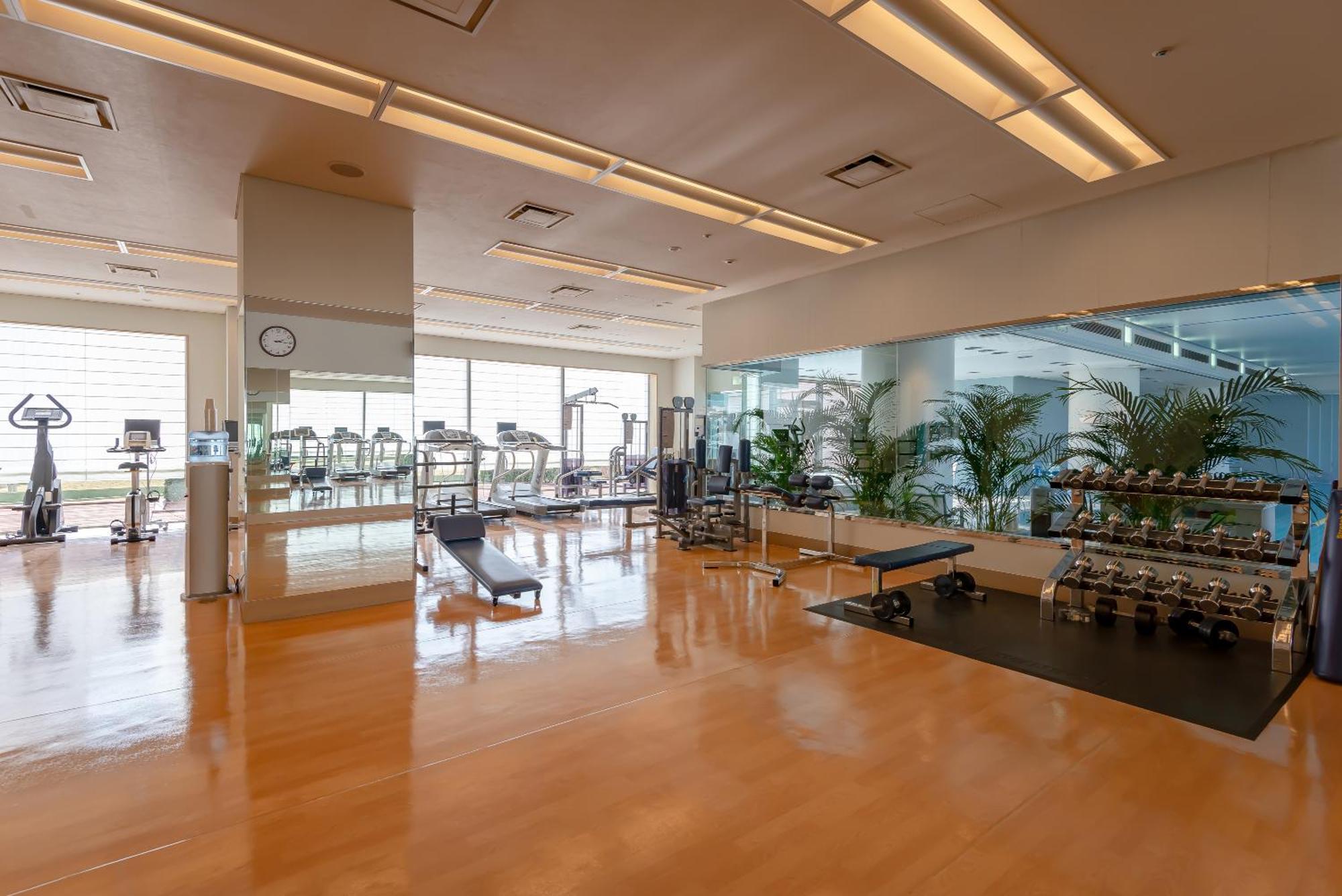 Hotel Okura Fukuoka Fukuoka  Exterior foto The gym at the Ritz-Carlton, Osaka