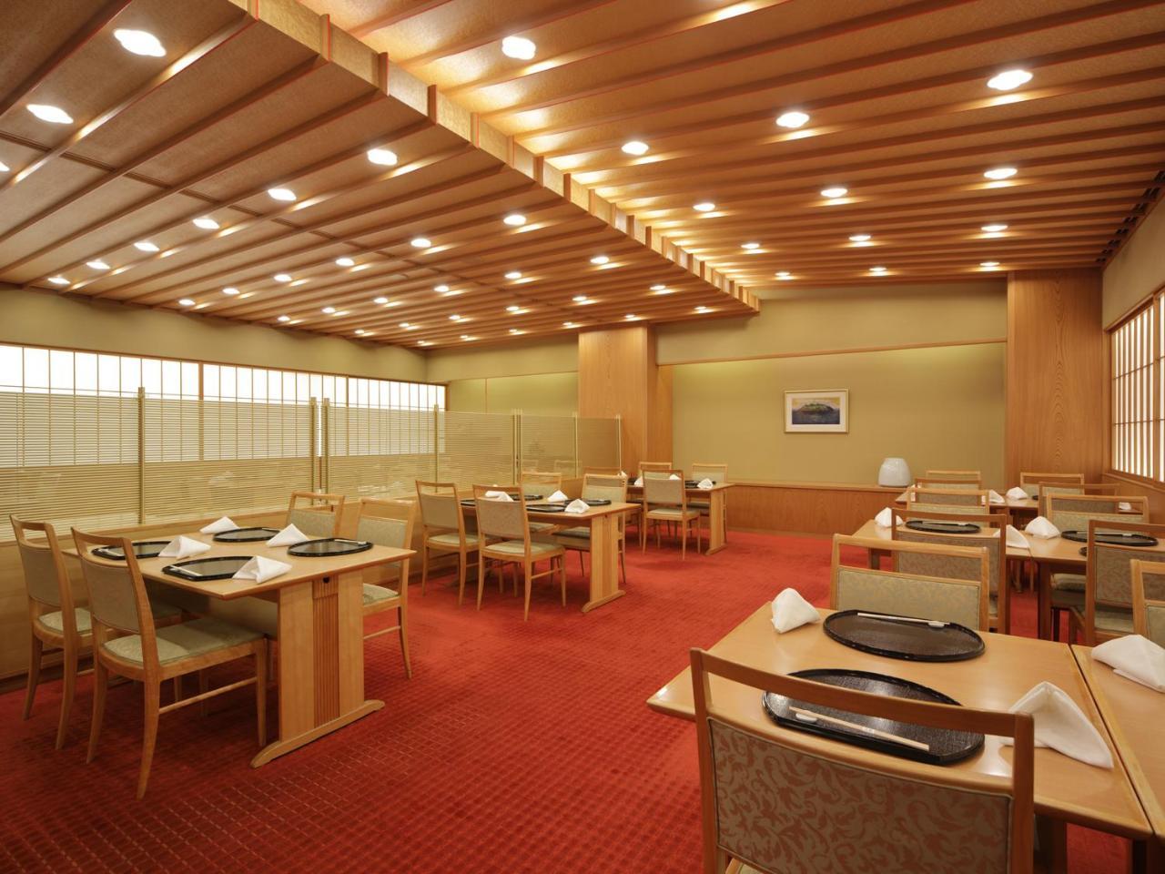 Hotel Okura Fukuoka Fukuoka  Exterior foto Interior of a restaurant in Japan